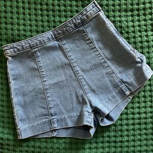 Slimming denim mini high waisted shorts